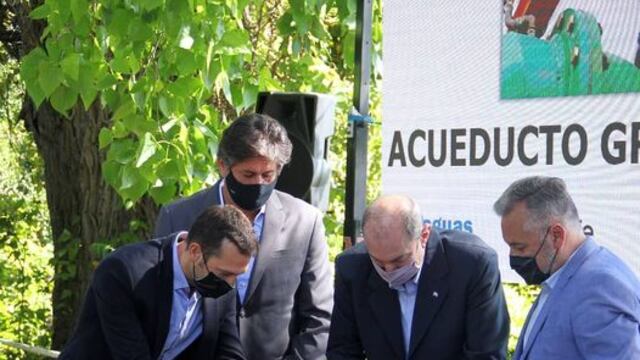 Pérez: Corsalini participó de la apertura de sobres para la ampliación del Acueducto Gran Rosario (Facebook Pablo Corsalini)