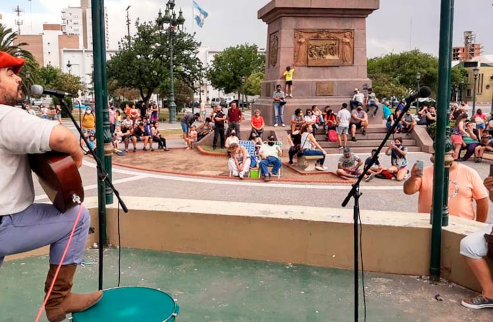 Artistas reclamaron en Santa Rosa volver a trabajar en espectáculos con público