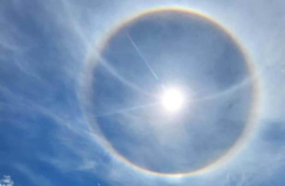 Un impactante halo solar deslumbró en el cielo del domingo en Córdoba