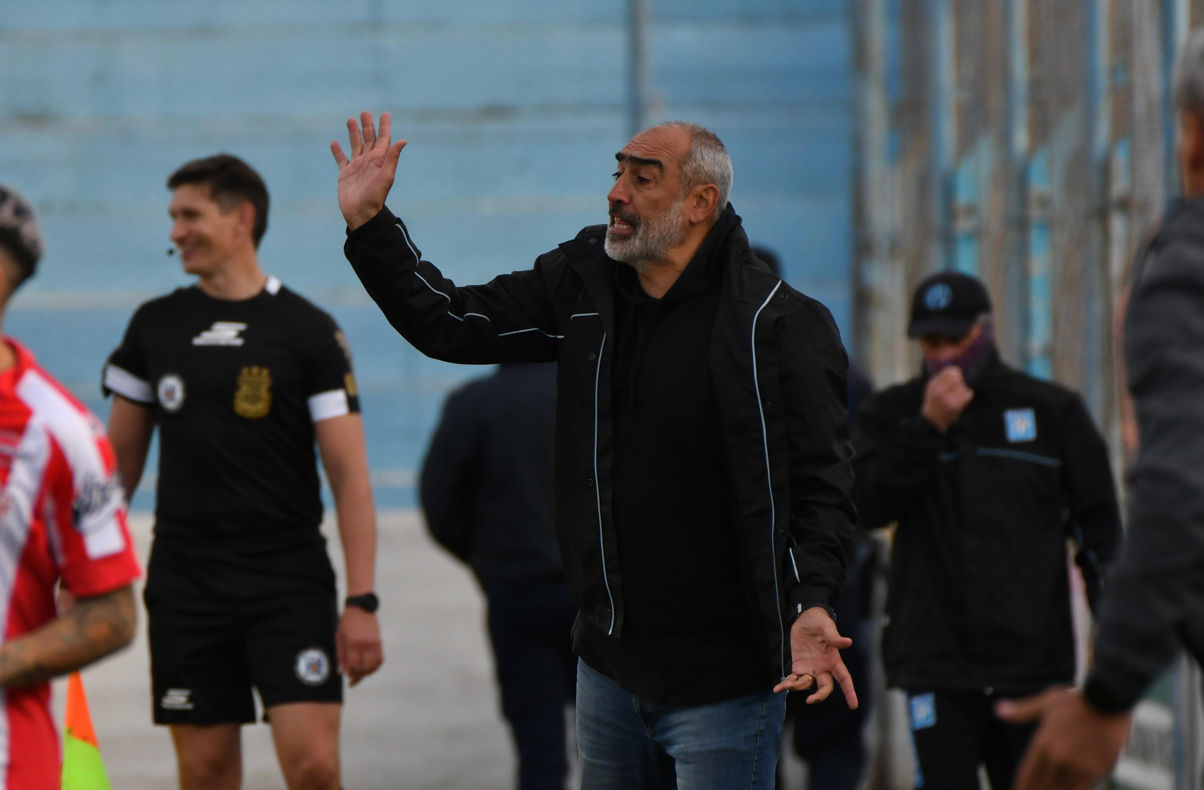 Estudiantes de Río Cuarto recibió a Talleres de Remedios de Escalada por la Primera Nacional. (Tomás Fragueiro / La Voz)