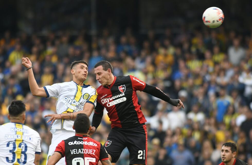 Alejo Veliz abrió el marcador en el clásico rosarino e hizo delirar a todo el Gigante de Arroyito