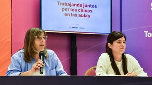 La secretaria de Coordinación y Gestión de Recursos, María Martín, junto a la subsecretaria de Innovación e Integración Digital, Ana Bacolla,