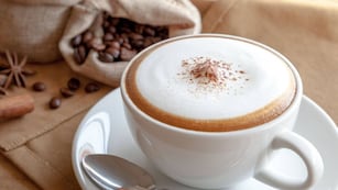 Cómo espumar la leche sin máquina, fácil y rápido con lo que hay en casa