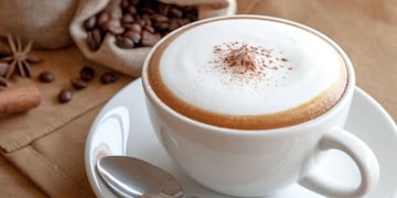 Cómo espumar la leche sin máquina, fácil y rápido con lo que hay en casa