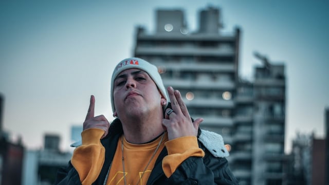Kashis, el artista rosarino que tocó con L-Gante, C.R.O y Homer El Mero Mero y que quiere conquistar con su reggaetón.