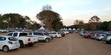 En el estacionamiento había más de 500 autos.