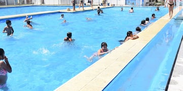 Colonia Municipal "todos al agua"