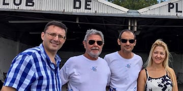 Lisandro Mársico y Carla Boidi con las autoridades del Club de Planeadores de Rafaela