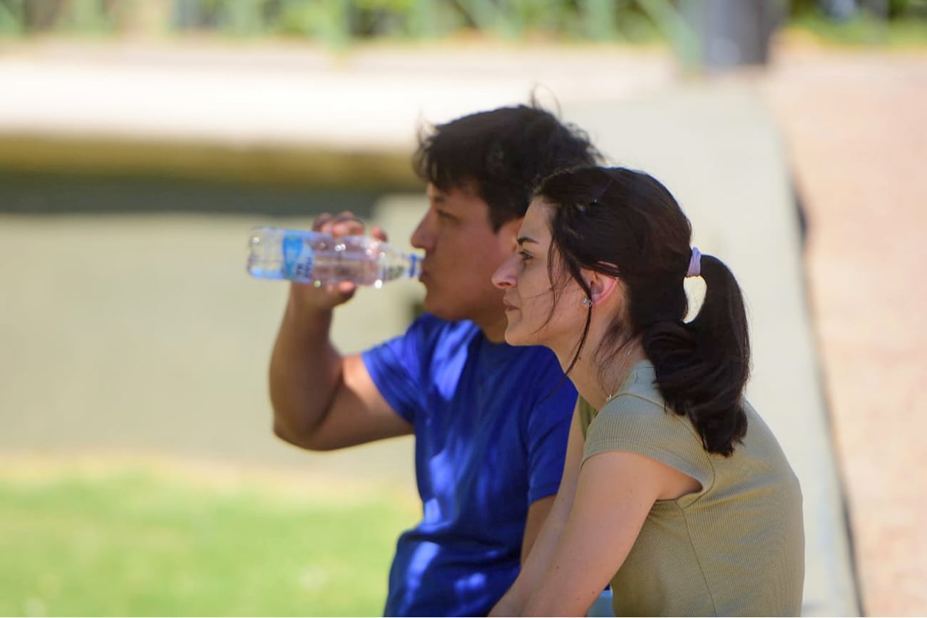 Intenso calor en Córdoba. (José Gabriel Hernández / La Voz)