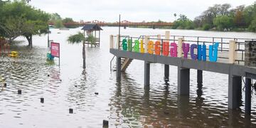 Inundaciones: desbordó el río Gualeguaychú y la ciudad tiene los primeros evacuados