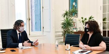El jefe de Gabinete Santiago Cafiero y la ministra de Salud Carla Vizzotti (Archivo)