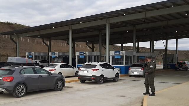 Más de 6300 personas salieron por la frontera en el mes de diciembre