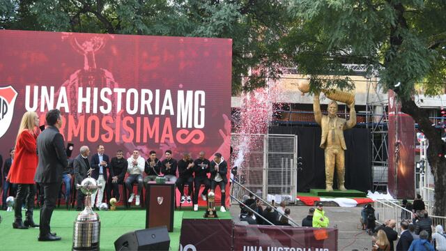 Marcelo Gallardo durante la inauguración de su estatua. Foto: Olé