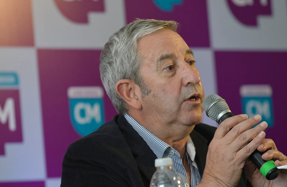 Ley de etiquetado frontal: Cobos le pidió a Mario Negri que facilite el tratamiento de la norma