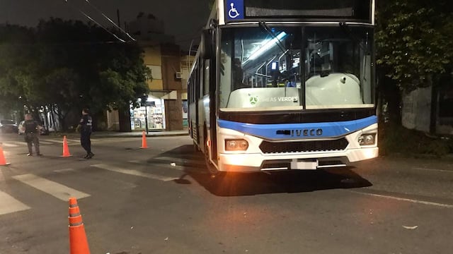 Una joven de 23 años fue atropellada por un trolebús y está grave. (Foto: La Voz)