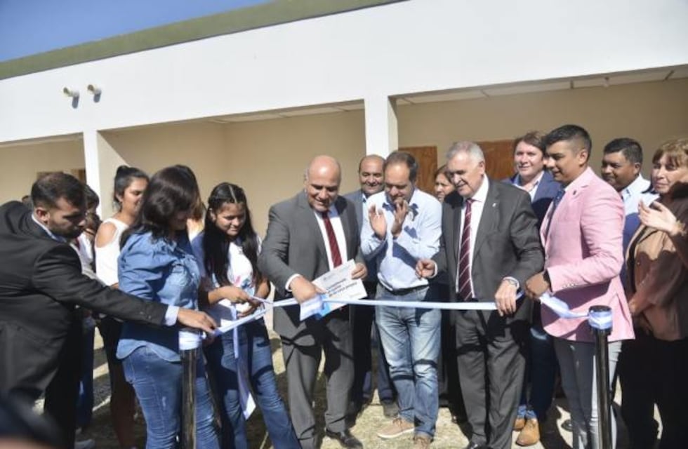 Ticucho: Manzur, Jaldo y Maggiotti entregaron viviendas a los pobladores rurales