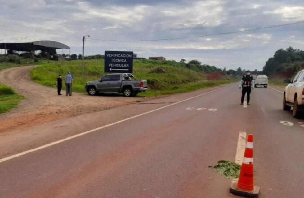 Choque entre un auto y una moto dejó dos heridos en Aristóbulo del Valle