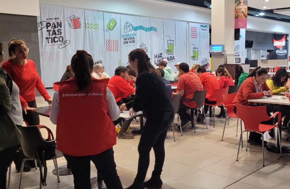 Curso sobre control bromatológico en un hipermercado rafaelino