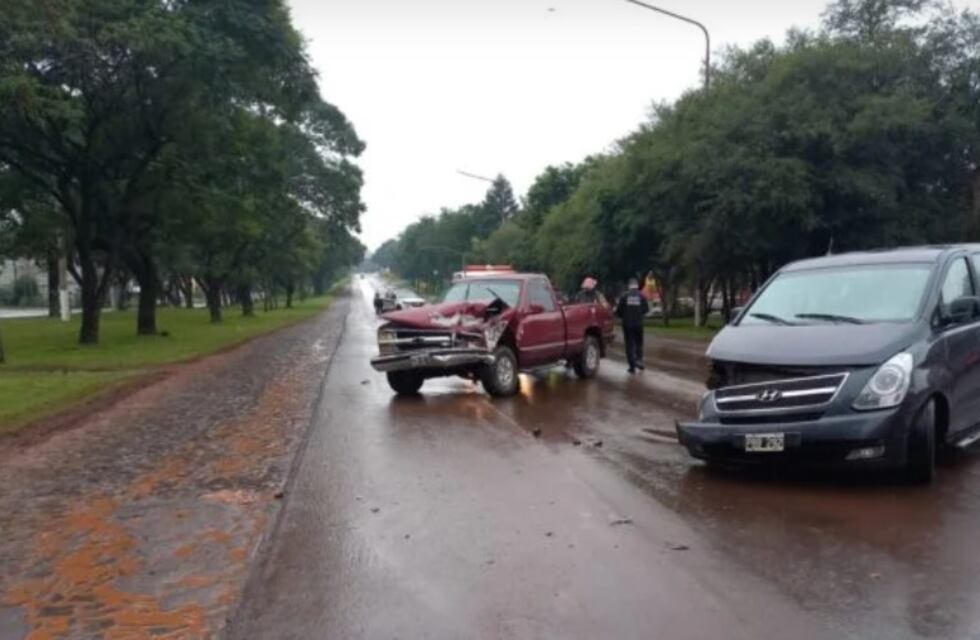 Siniestro vial en Jardín América dejó a un hombre herido