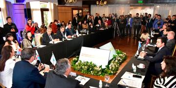 La Mesa Ejecutiva del Parlamento del Norte Grande se reunió en Corrientes para abordar una agenda de temas orientada a "disminuir las asimetrías entre las regiones y generar mejores condiciones para el desarrollo del norte argentino".