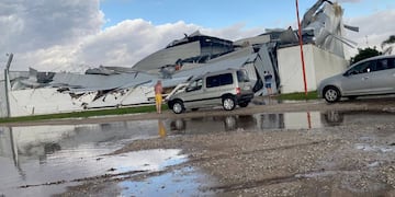 La Playosa, cerca de Villa María. Fuertes vientos y una lluvia copiosa causaron destrozos (Captura de video)