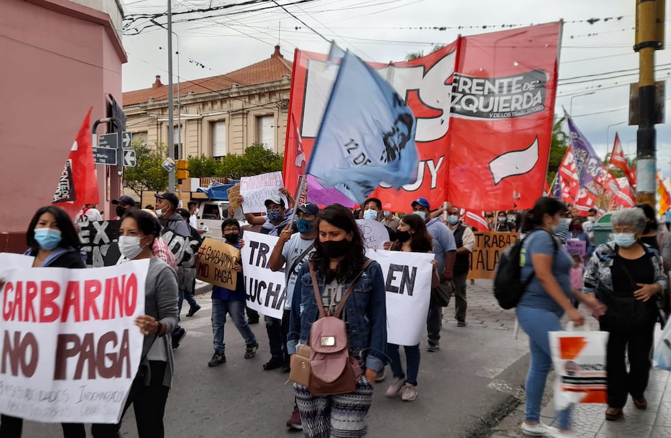 Frustrado intento de un exlegislador de instalar una olla popular