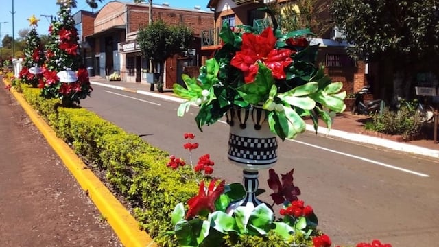 Capioví arrancó con las tradicionales decoraciones navideñas.
