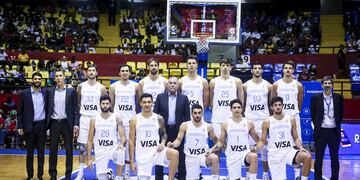 Leandro Bolmaro sigue en la selección que busca la clasificación al Mundial 2023. (Fiba)