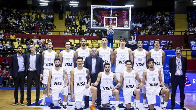 Leandro Bolmaro sigue en la selección que busca la clasificación al Mundial 2023. (Fiba)