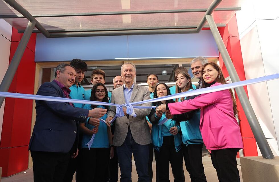 Schiaretti se diferenció de Milei: “La educación debe ser pública y gratuita, y una obligación del Estado”