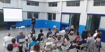 Capacitación de Ojos en Alerta en las escuelas