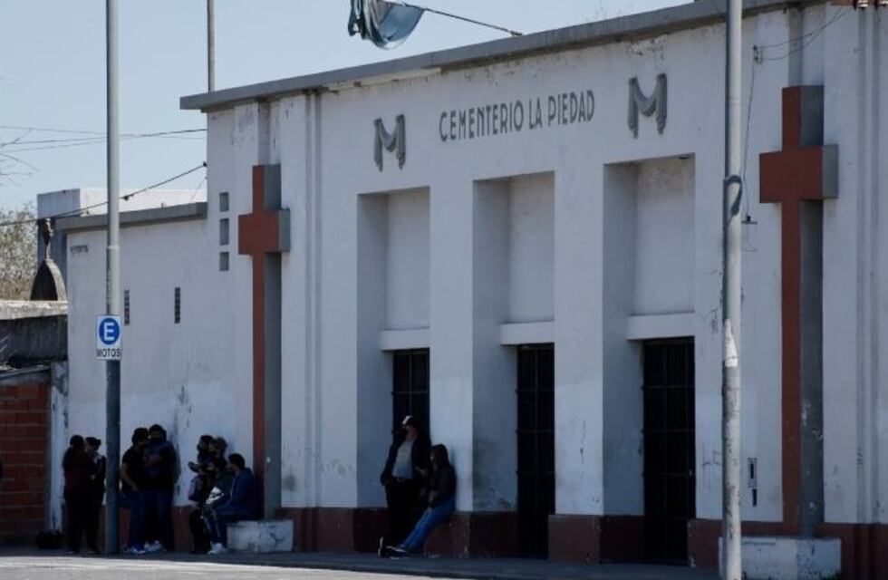 Incidentes y detenidos durante el entierro del ladrón abatido en un robo en el oeste de Rosario