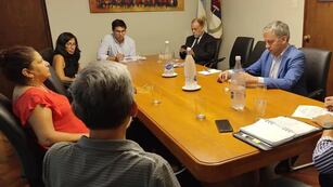 Los ministros Federico Cardozo y Normando Álvarez García (ambos al centro), encabezaron la segunda tanda de reuniones con los sindicatos estatales.