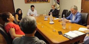 Los ministros Federico Cardozo y Normando Álvarez García (ambos al centro), encabezaron la segunda tanda de reuniones con los sindicatos estatales.