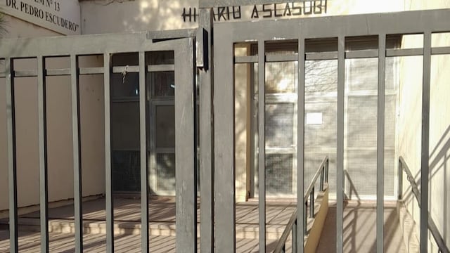 Diferentes instituciones demoraron su apertura por falta de autoridades de mesa.