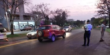 Peatón herido tras ser embestido por una camioneta en Jardín América.