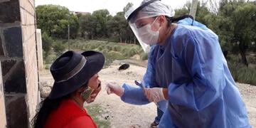 Jujuy incorporó la prueba "test rápido de antígenos" en los rastrillajes de La Quiaca.
