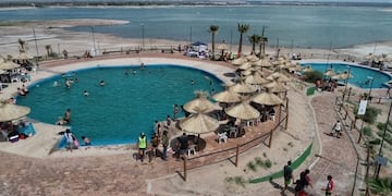 Luján Playa Carrizal es uno de los lugares donde los mendocinos y turistas pueden pasar una hermosa jornada de descanso en el espejo de agua.