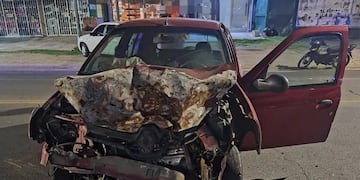 Motociclista sufrió múltiples fracturas tras un violento choque en avenida Cárcano. Gentileza: Diario de Carlos Paz