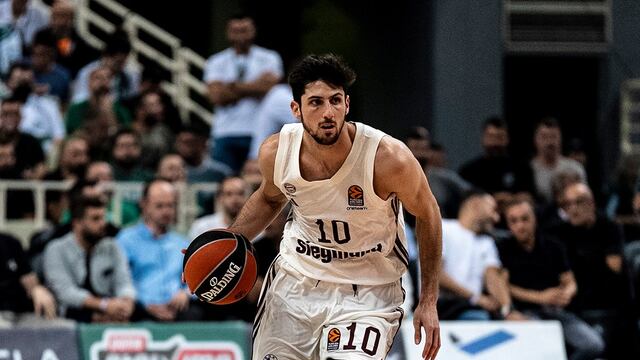 El cordobés Leandro Bolmaro jugó un partidazo con su equipo Bayern Múnich en Grecia frente al Panathinaikos de Luca Vildoza. (@FCBBasketball)
