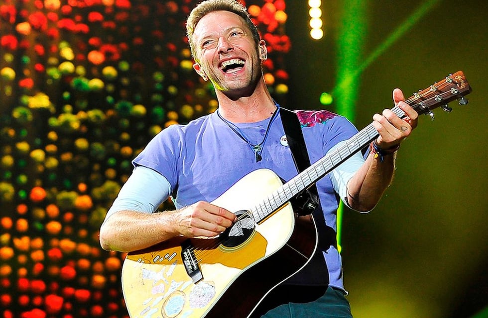 Chris Martin agarró el celular de un comodorense y se grabó con el público de fondo en el primer show de Coldplay