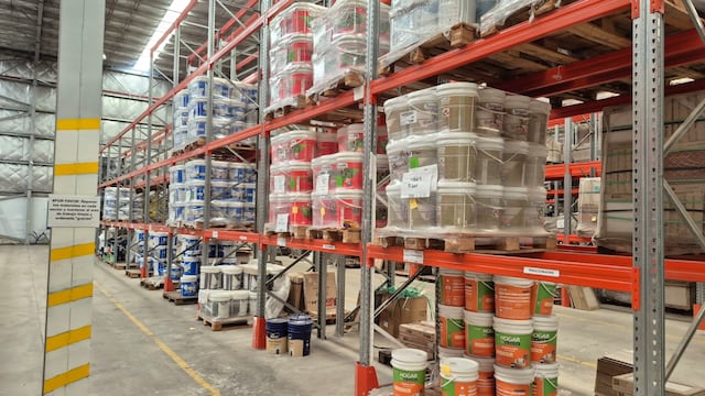 En la quiebra de Márquez y Asociados, subastan materiales de construcción.