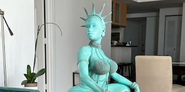 "Lady Liberty", esculutra de Nicky Minaj como estatua de la libertad de Marcelo Boasso