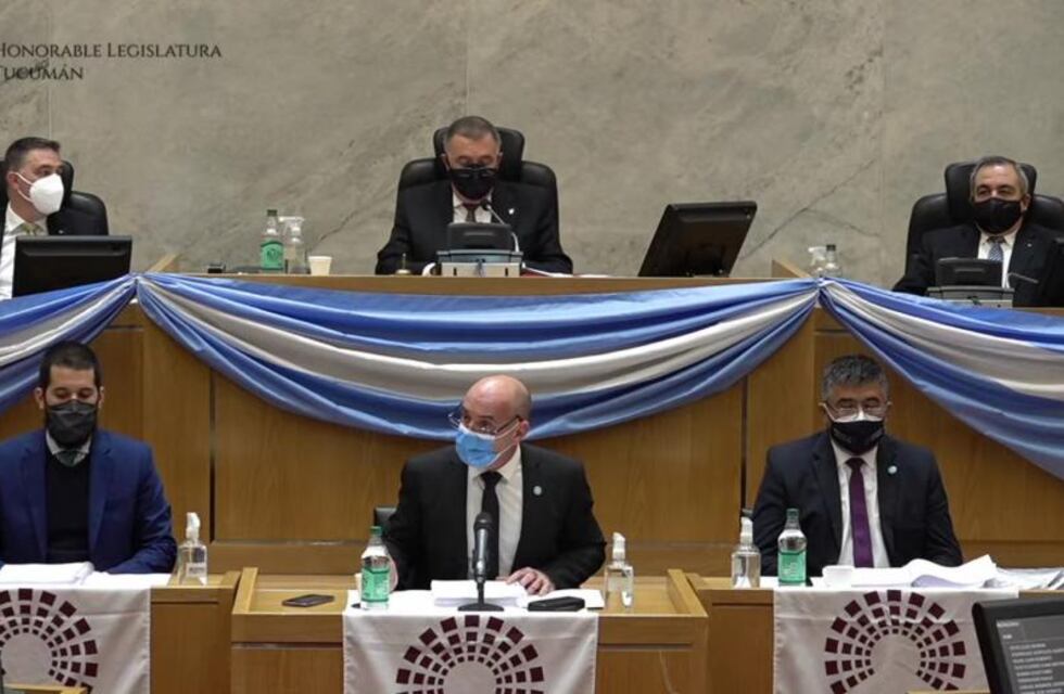 Comenzó la interpelación al ministro de Educación Juan Pablo Lichtmajer en la Legislatura