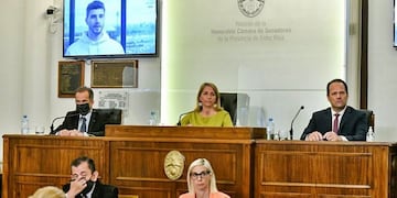 Marcos Senesi fue condecorado por el Senado entrerriano.