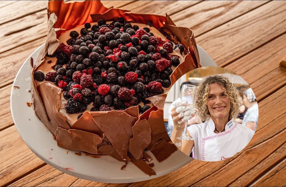 La receta de Maru Botana para hacer una deliciosa torta de chocolate amargo y frutos rojos
