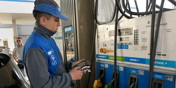 Ya rige el aumento de los combustibles en todo el país.