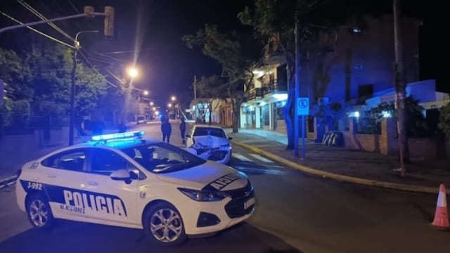 Siniestro vial en Eldorado: automovilista chocó contra un poste de telefonía.