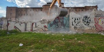 Comenzaron los trabajos de demolición de la excárcel de Encausados (Prensa Gobierno)