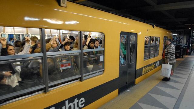 Apertura de molinetes en la noche de este viernes.